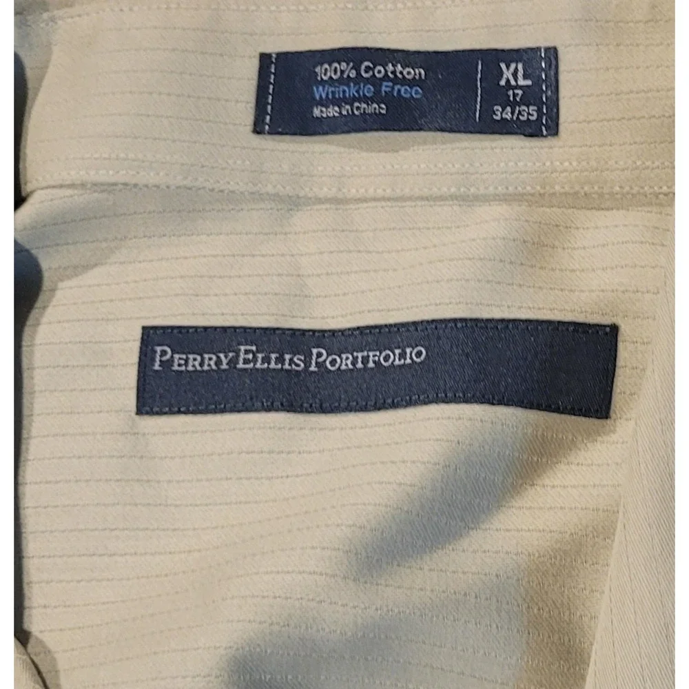 Perry Ellis spot shoulder